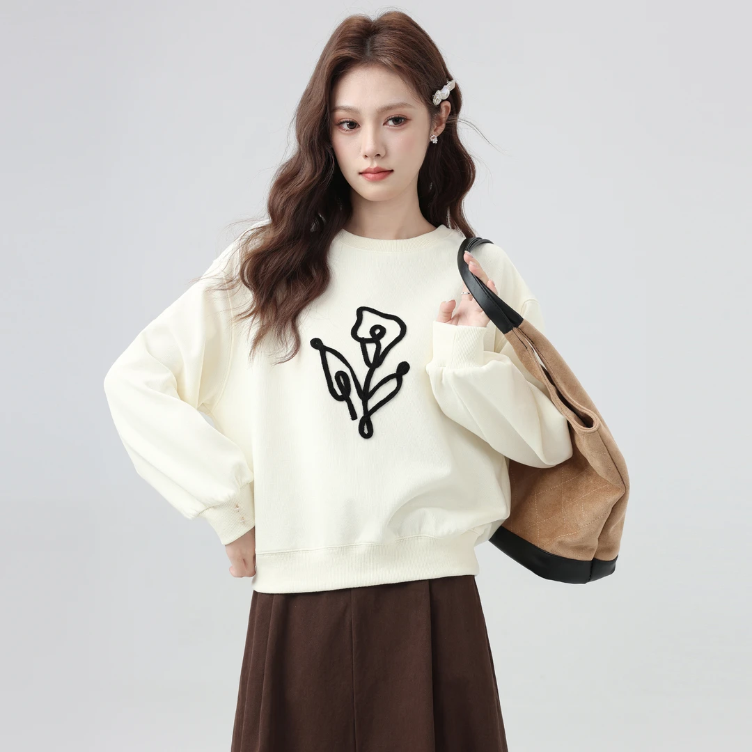 杏色圆领套头卫衣女春秋2025秋新款立体花朵设计感小个子无帽上衣