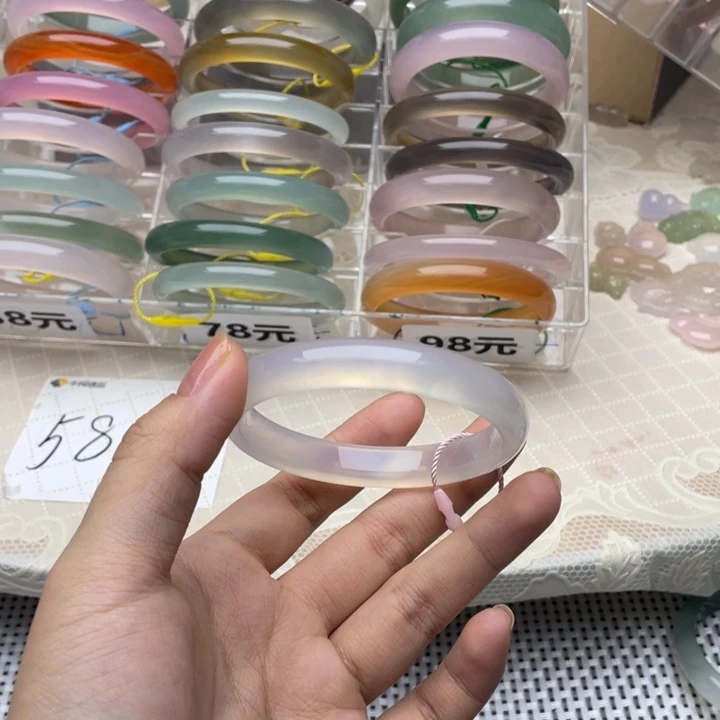 玛瑙/玉髓未镶嵌手镯57圈口
