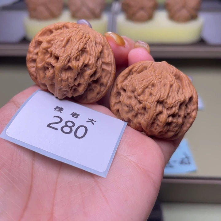 文玩核桃把件虎头39.280