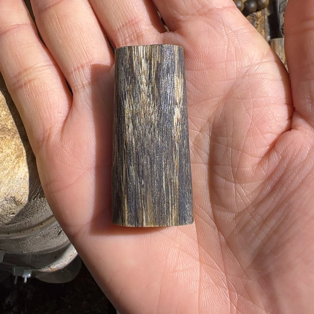 沉香吊坠绿棋楠吊坠素牌7.4克