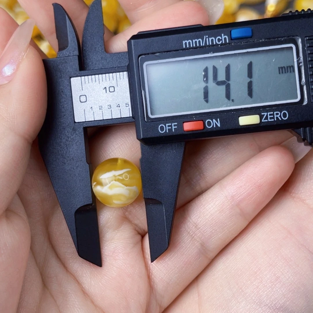 未镶嵌琥珀珠宝奇石