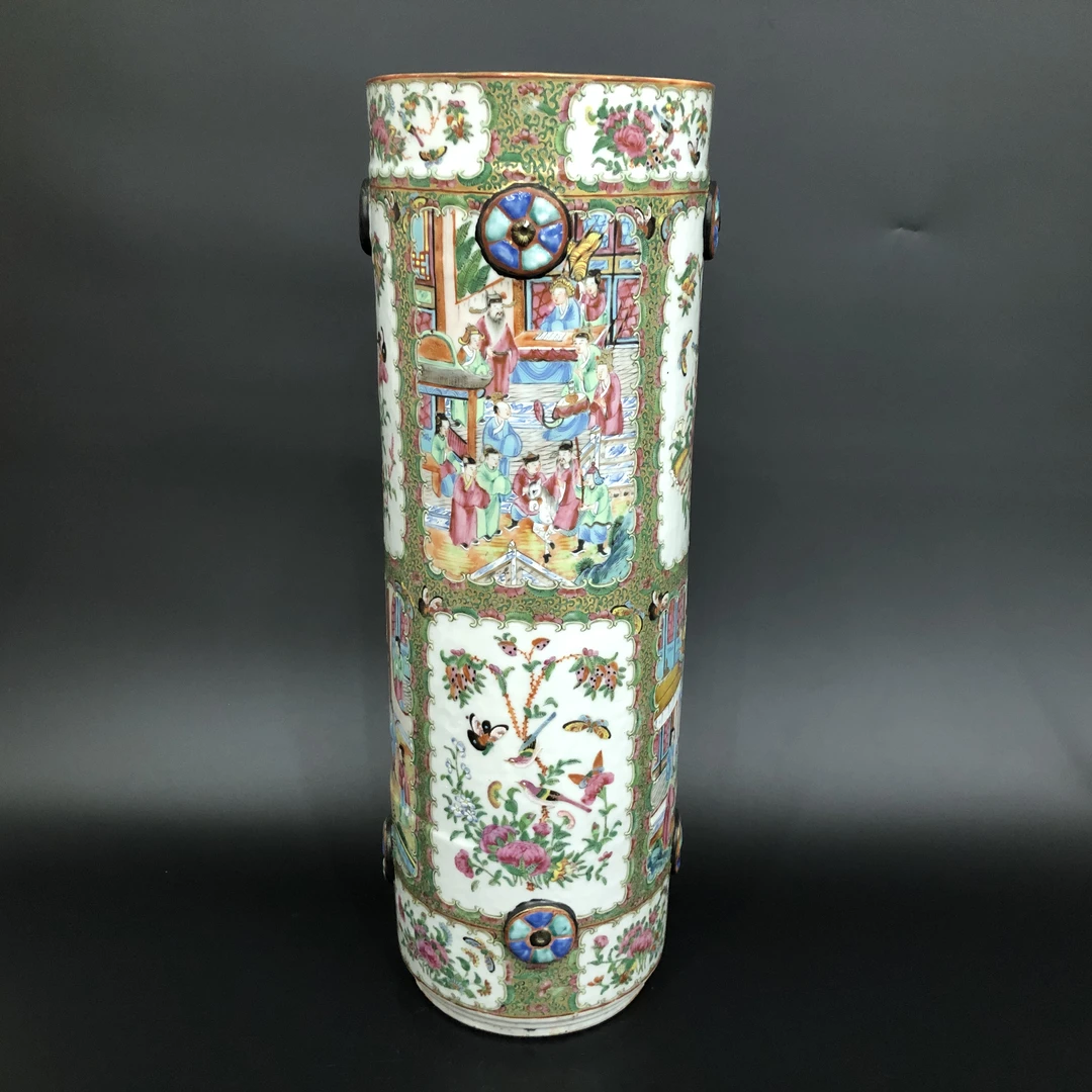 25110259 清光绪广彩开窗人物花鸟纹筒瓶 高62cm