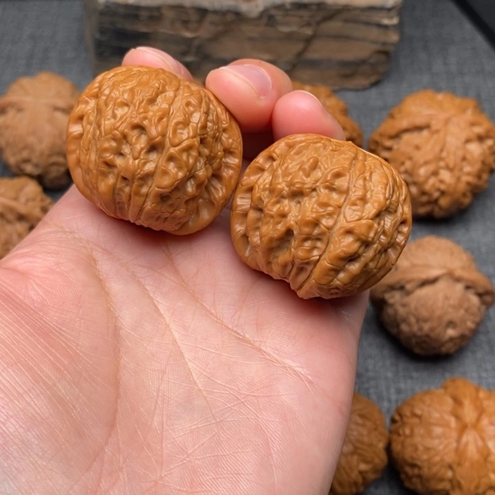 吊坠文玩核桃尺寸36血麒麟