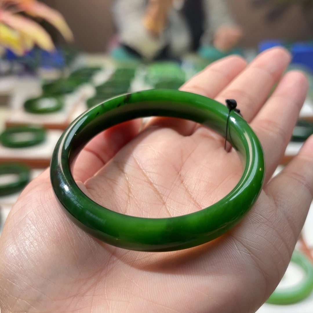 未镶嵌手镯和田玉（碧玉）5556