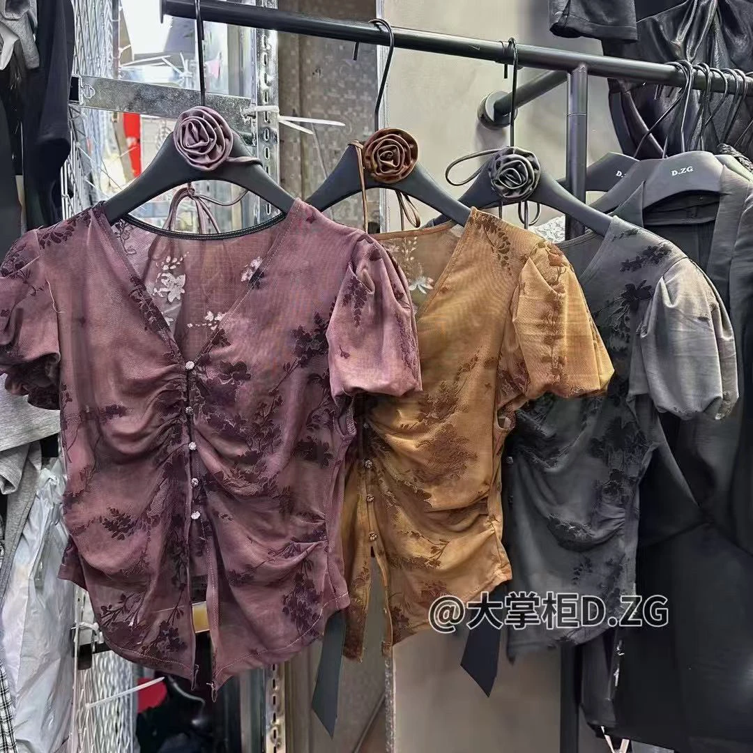 小婉专属 夏季新款泡泡袖衬衫性感上衣女潮配挂脖饰品