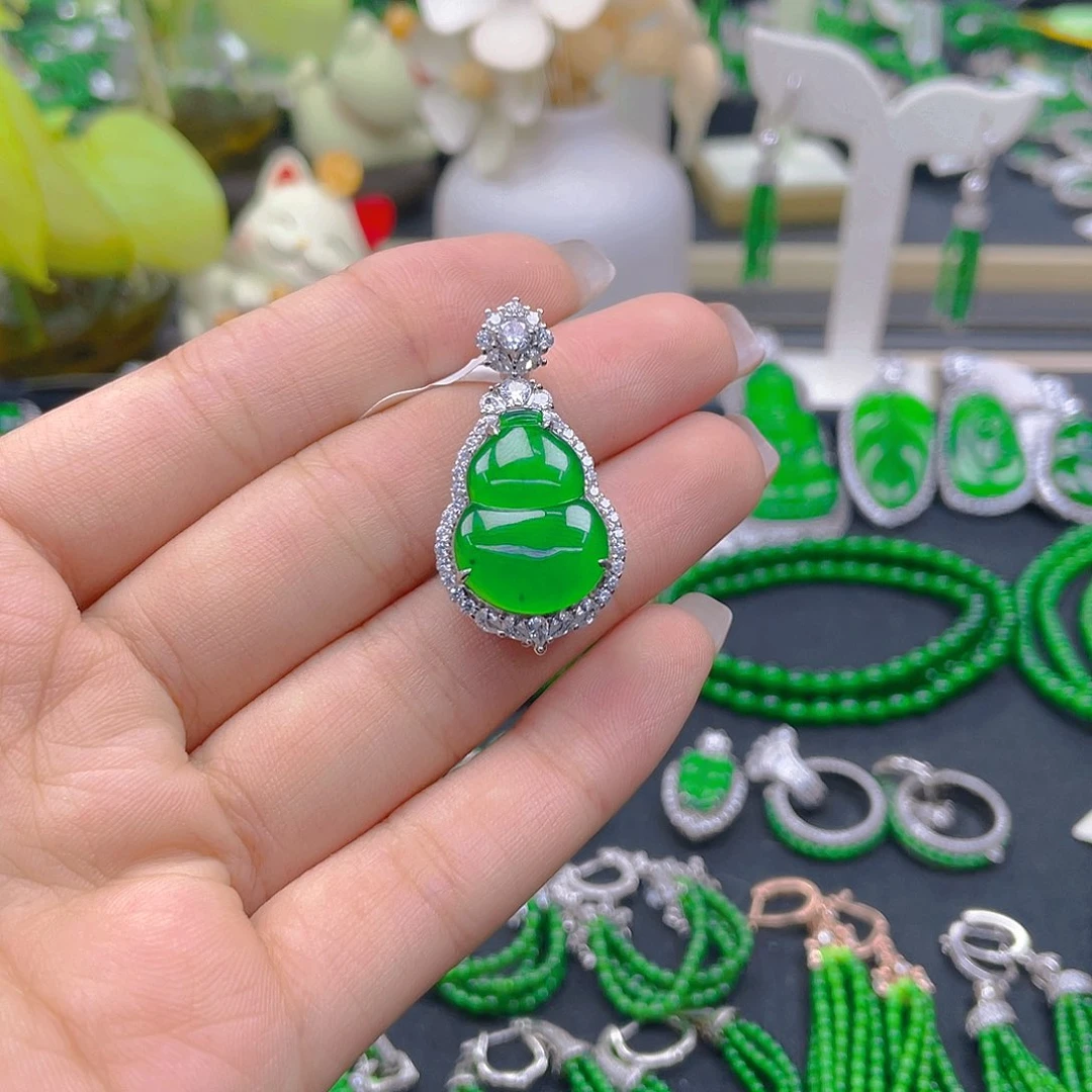 翡翠吊坠(不含链)银S925镶嵌恒****?天然A货翡翠