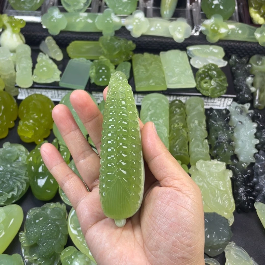 蛇纹石玉未镶嵌珠宝奇石