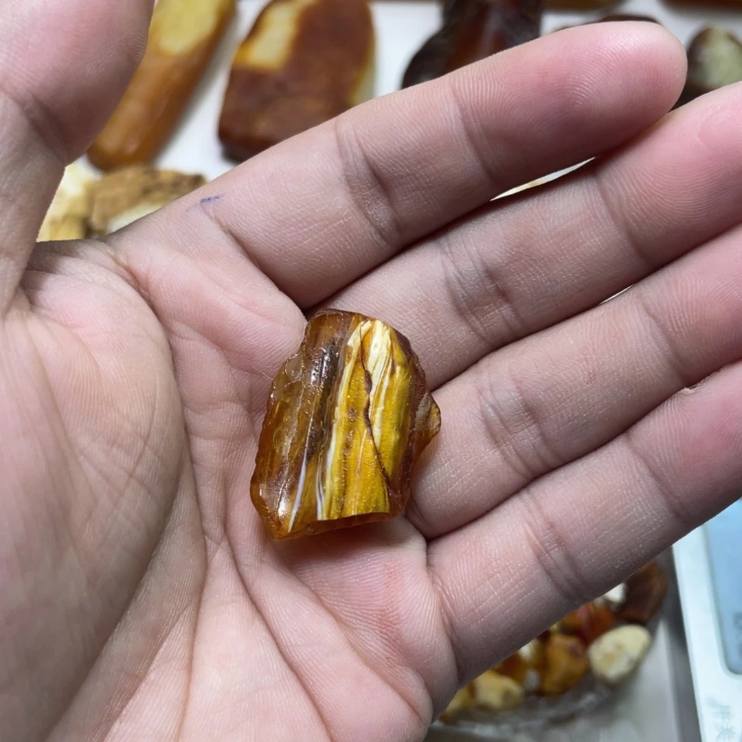 定制琥珀阿****朱天然原矿