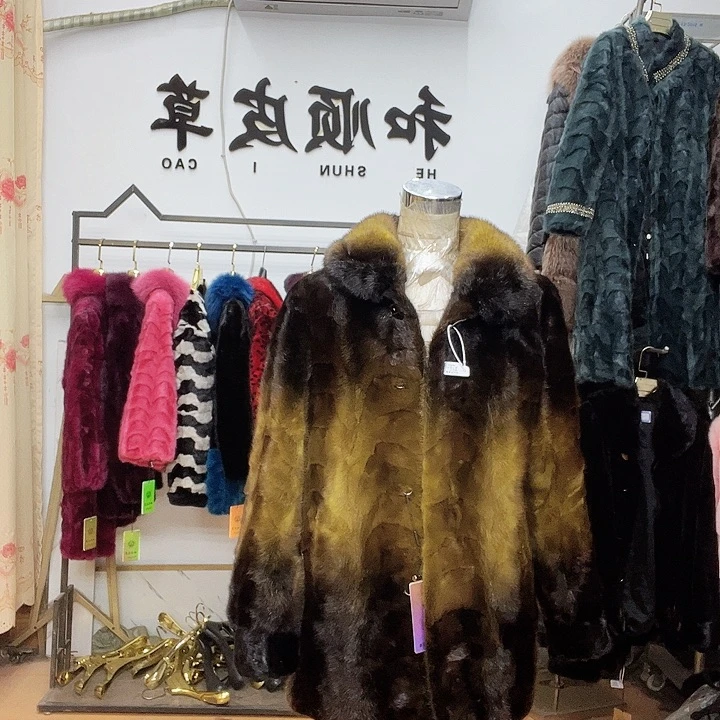 利商场断码拼貂衣服
