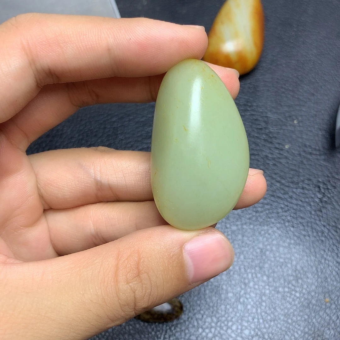 未镶嵌和田玉（糖玉）挂件