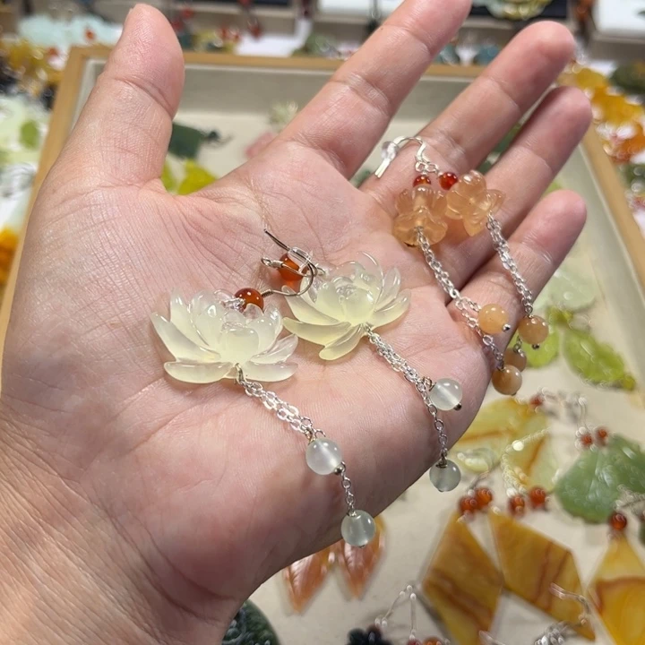 合金蛇纹石玉耳饰
