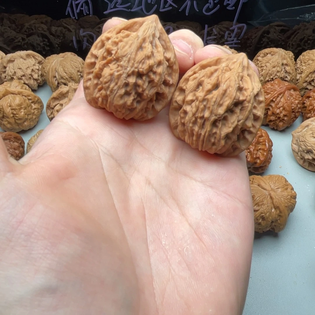 核桃把件36十三陵鸡心