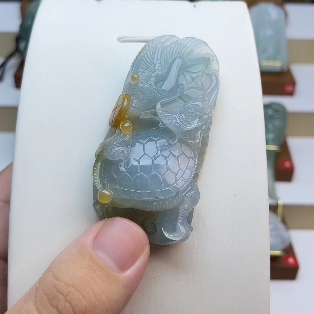 翡翠未镶嵌吊坠(不含链)独占鳌头