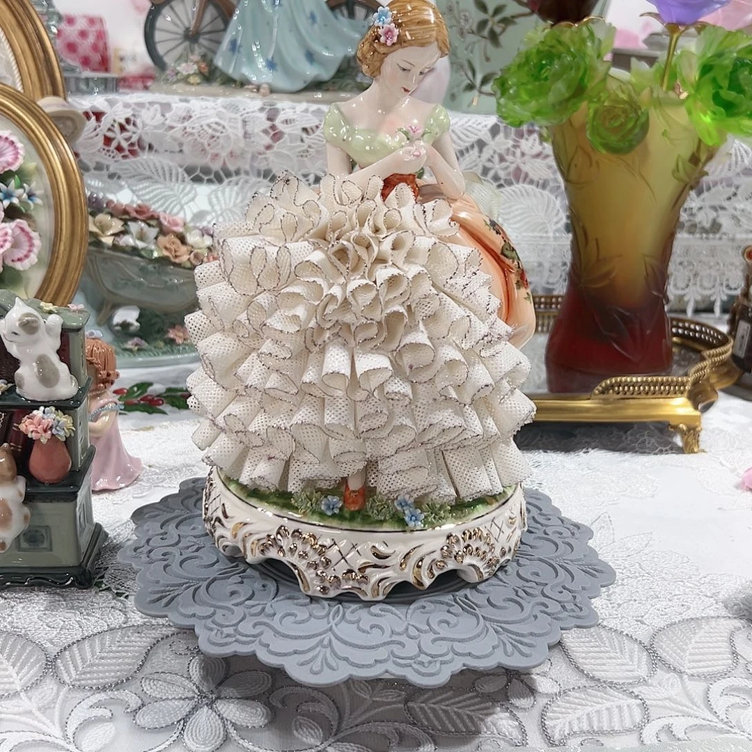 陶瓷B411经典德式短发蕾丝娃娃