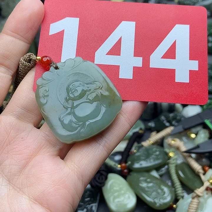 石英质玉未镶嵌颈饰