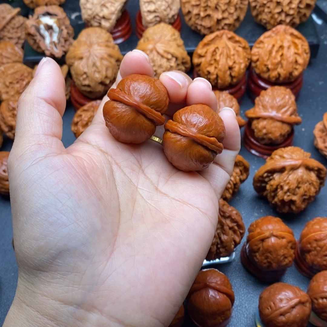 一***二文玩核桃把件海豚