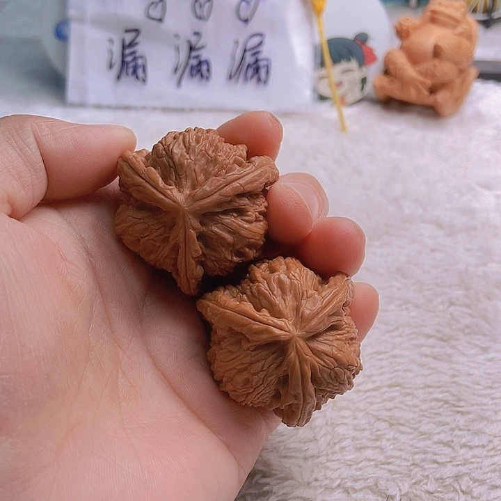 吊坠文玩核桃大*三棱
