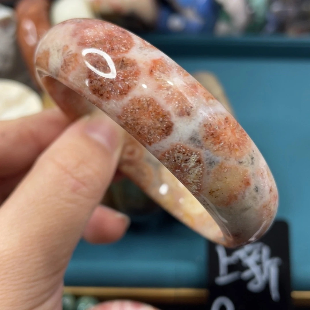 未镶嵌手镯硅化玉