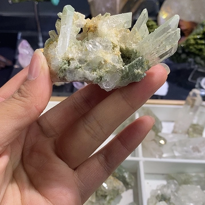 苡***冉葡萄石合金珠宝半成品