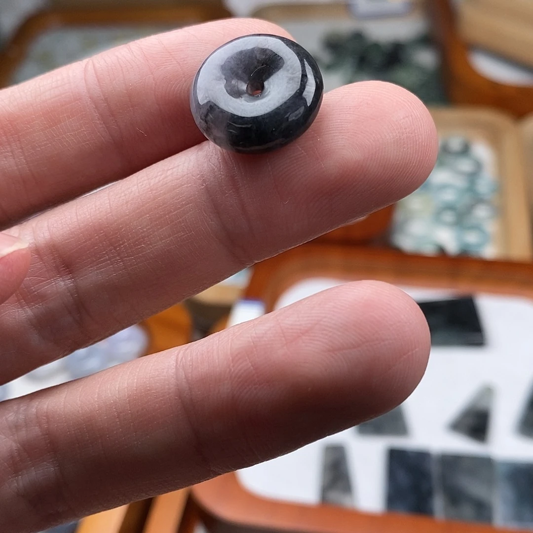 翡翠颈饰未镶嵌树*~乌鸡