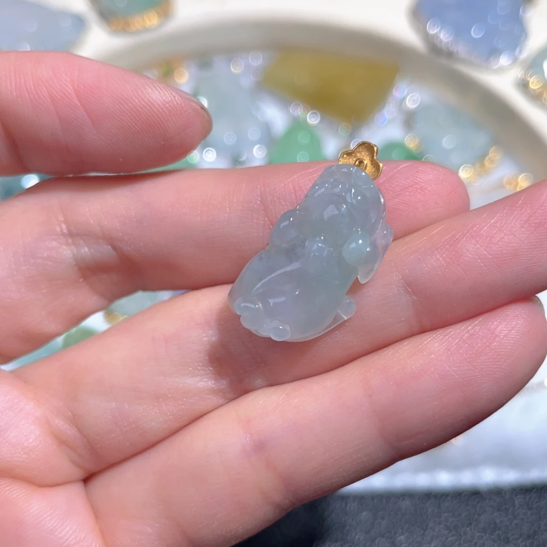 翡翠颈饰18K金镶嵌翡翠