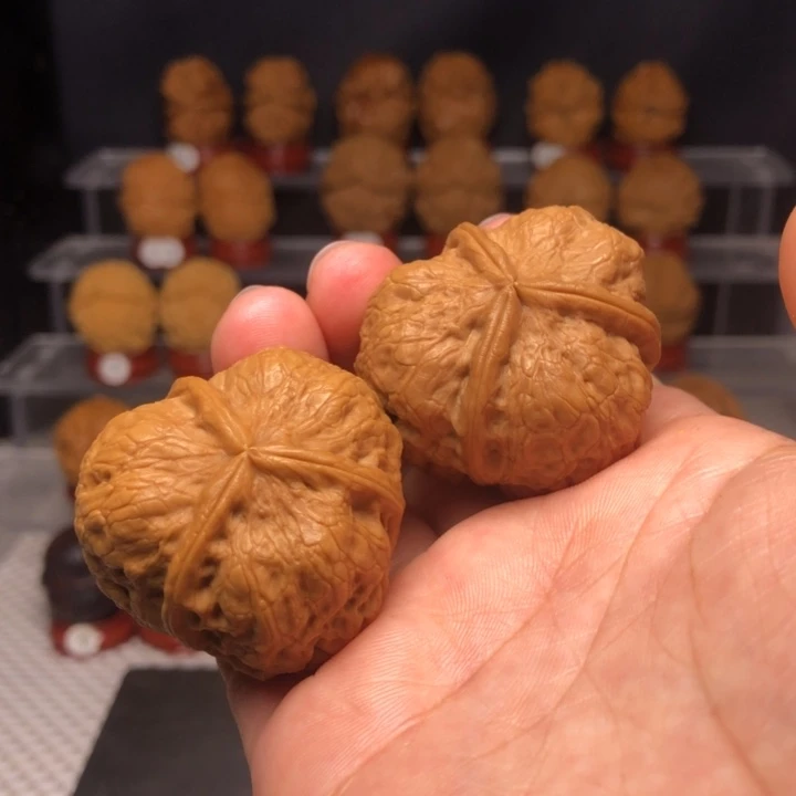 文玩核桃把件38三星报月