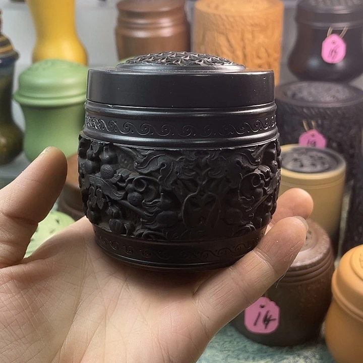 一对黑色葫芦万代。送虫