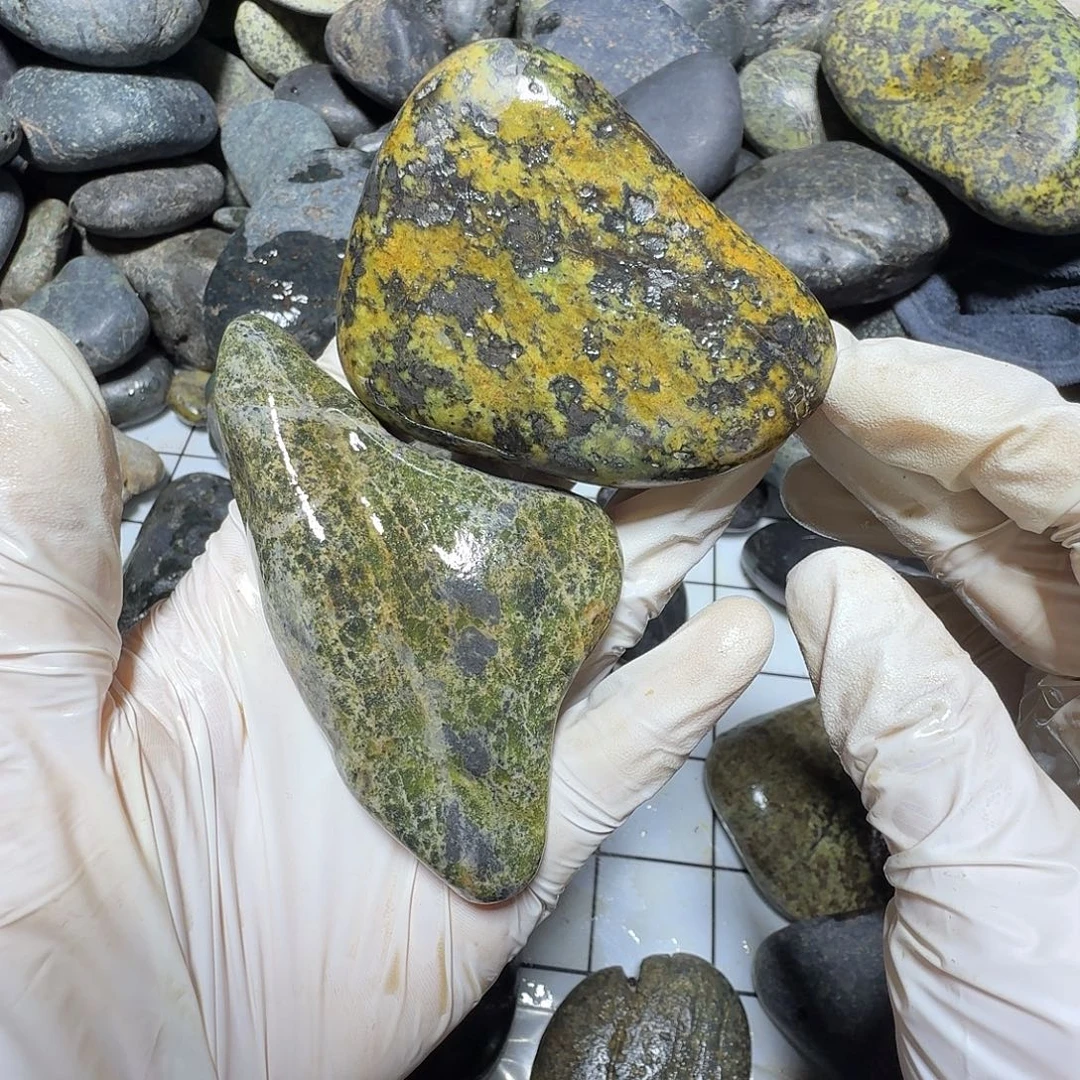 华***帝蛇纹石玉未镶嵌西藏藏玉药王石