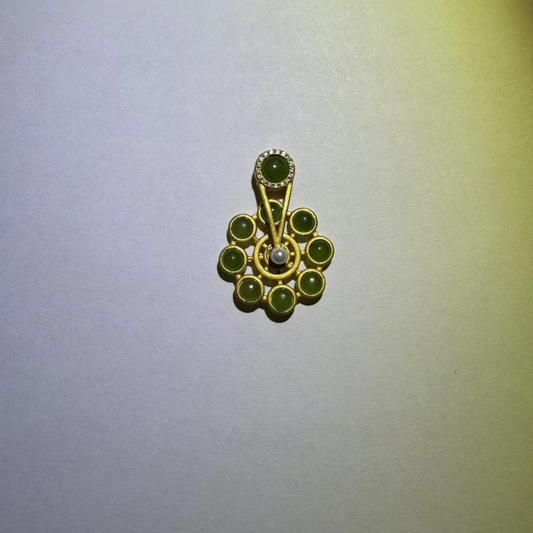 天然和田玉摩天轮吊坠