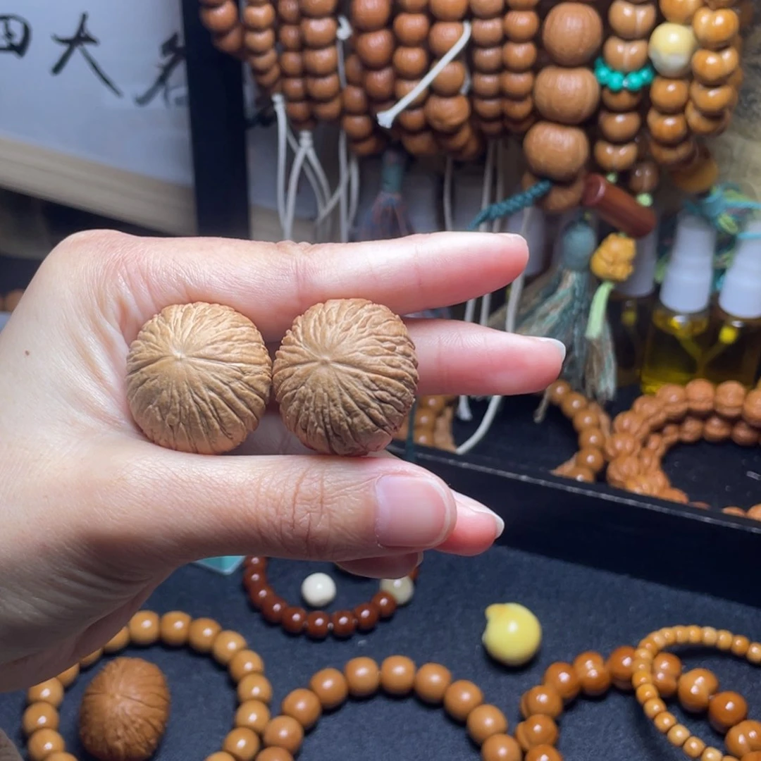 吊坠猴头核桃元宝