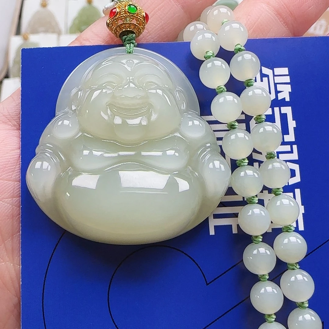 和田玉足金镶嵌颈饰