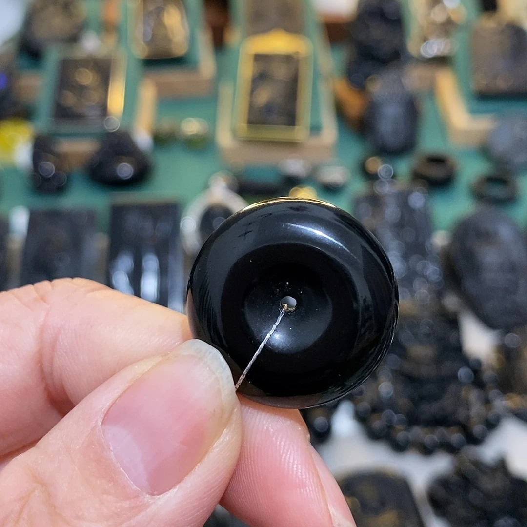 蛇纹石玉颈饰未镶嵌张*头