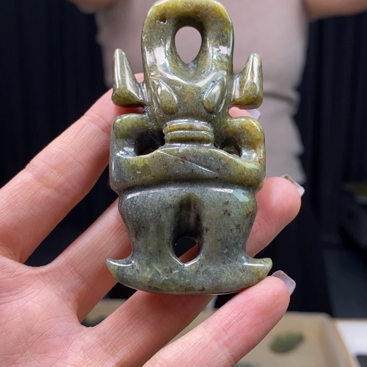 岫岩河磨玉（透闪石质玉）颈饰未镶嵌