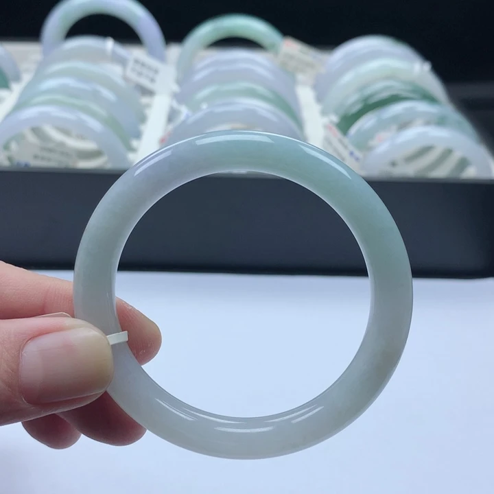 翡翠未镶嵌手镯52.53圈