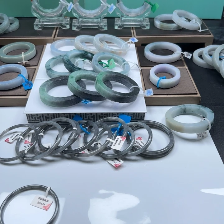 定制翡翠未镶嵌手镯翡翠手镯