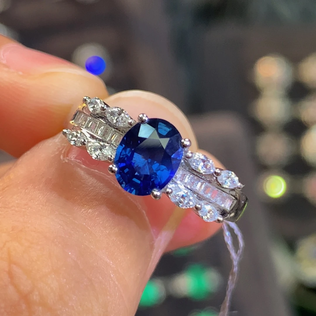 戒指蓝宝石18K金镶嵌