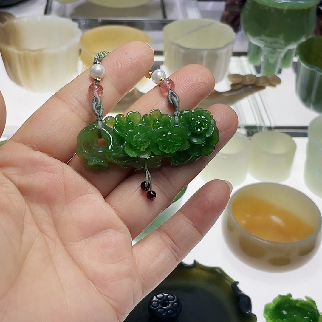 和田玉未镶嵌挂件