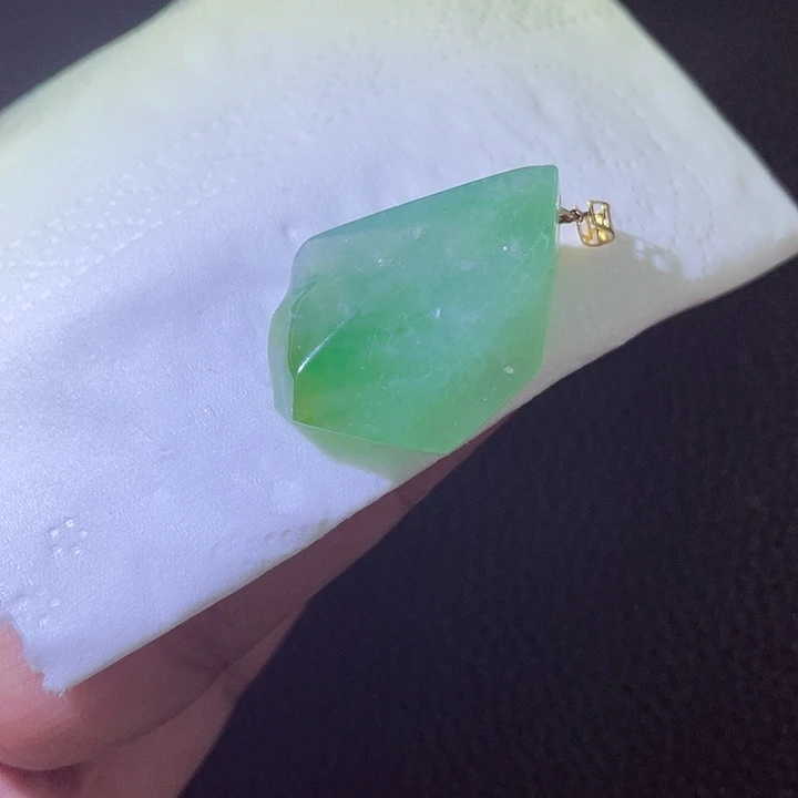 翡翠18K金镶嵌颈饰翡翠