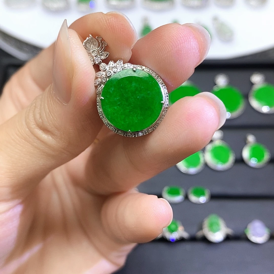 叫***姐翡翠18K金镶嵌吊坠(不含链)