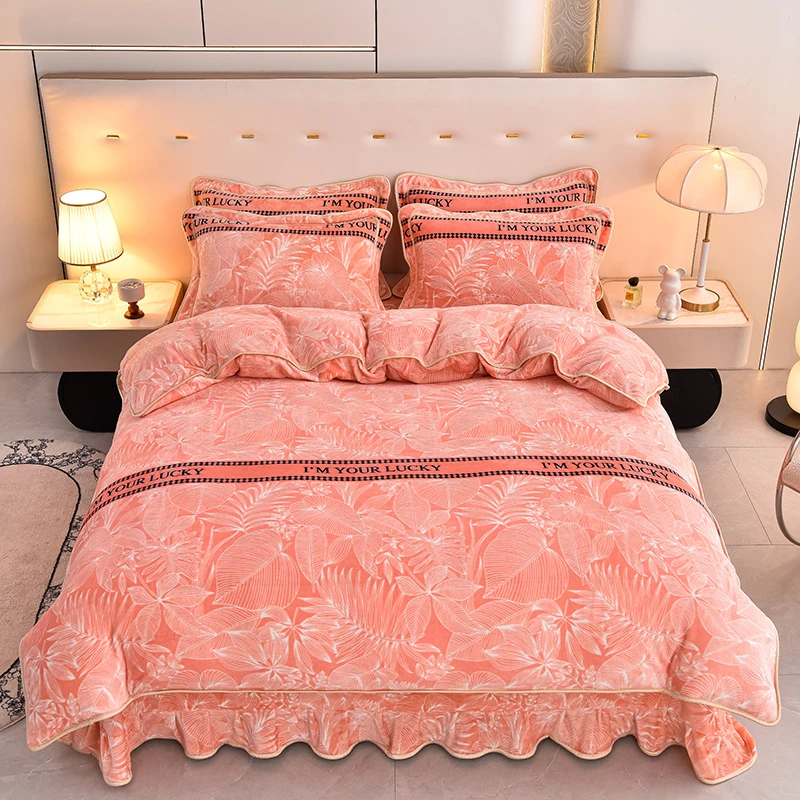 2025新款加厚8.斤床裙款牛奶绒四件套双面加绒被套床单兰知春序