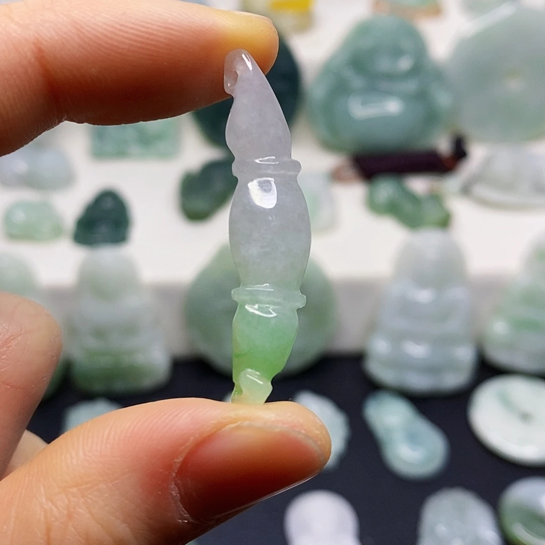 翡翠颈饰未镶嵌吊坠