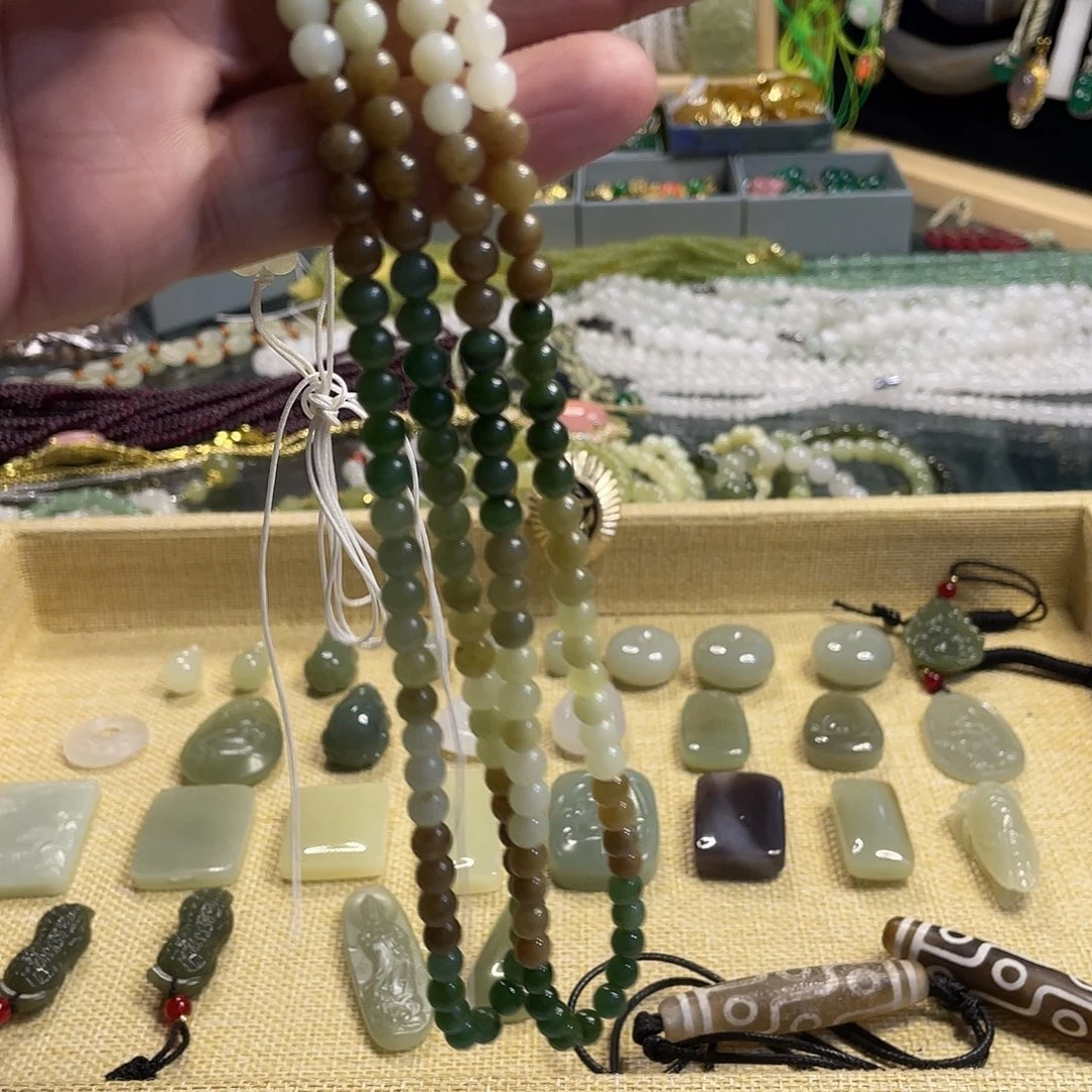 和田玉（糖玉）未镶嵌颈饰