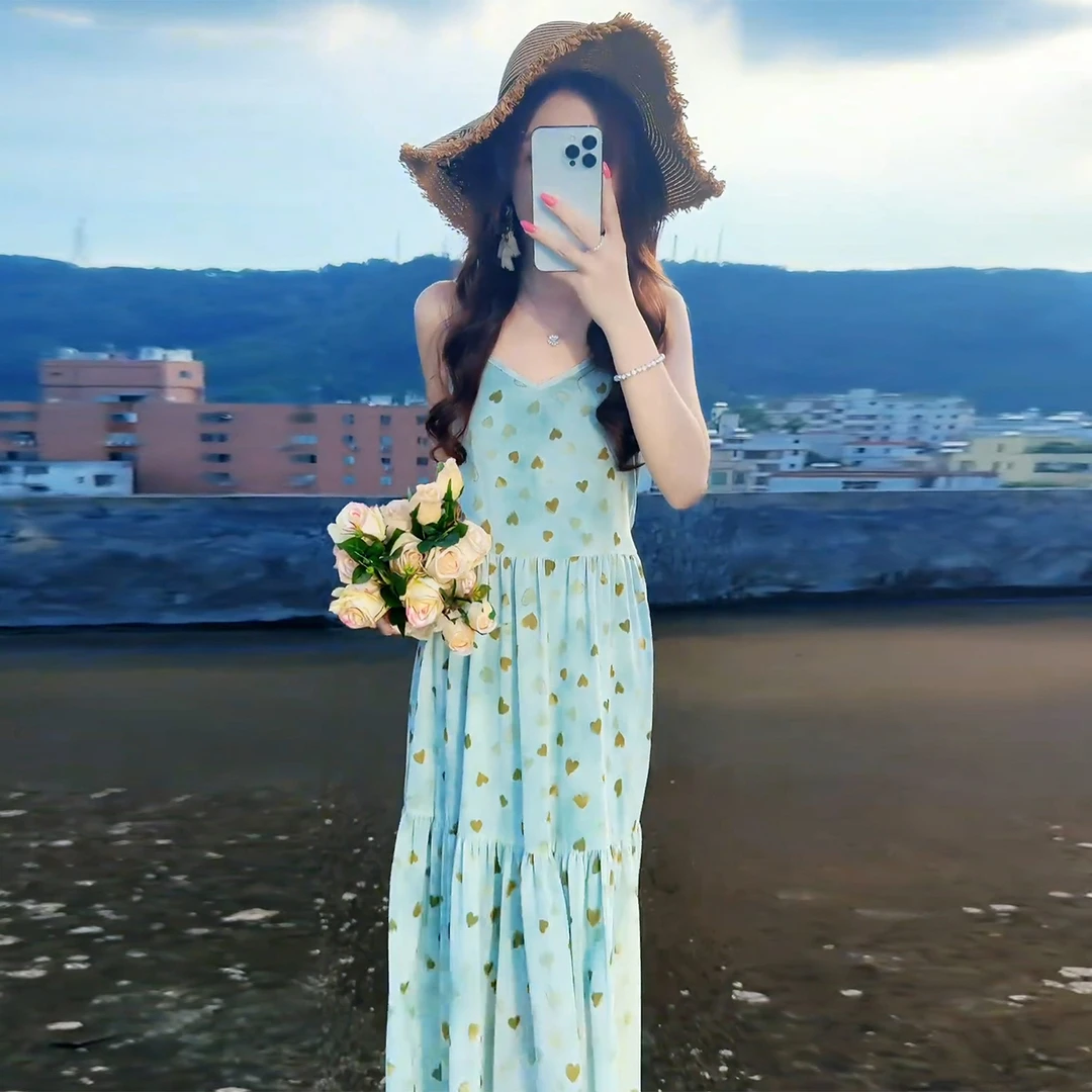 法式蓝色碎花吊带连衣裙子女夏季2025新款流行海边度假风气质裙子