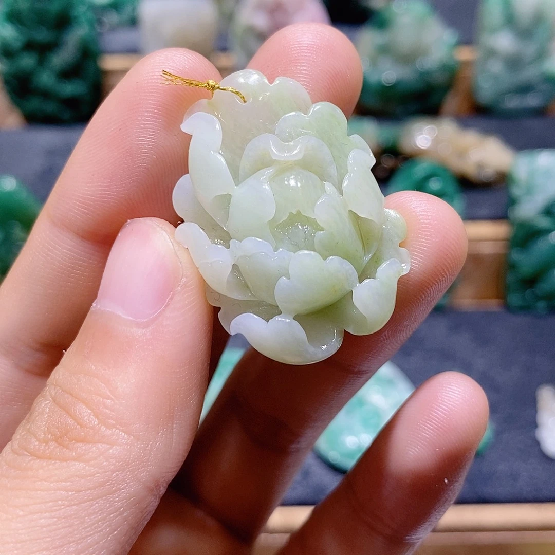 独山玉未镶嵌吊坠