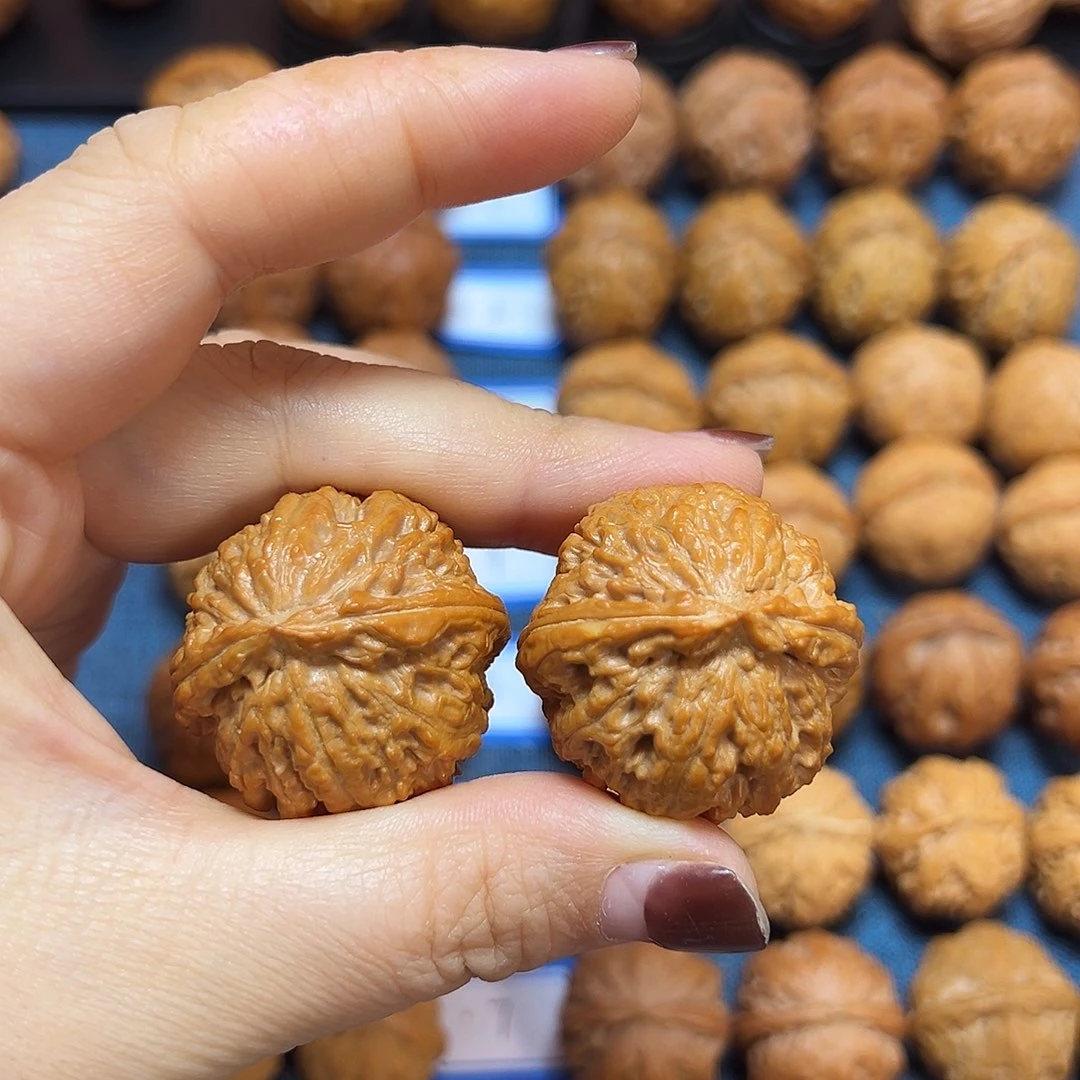 森***哥吊坠文玩核桃铁疙瘩