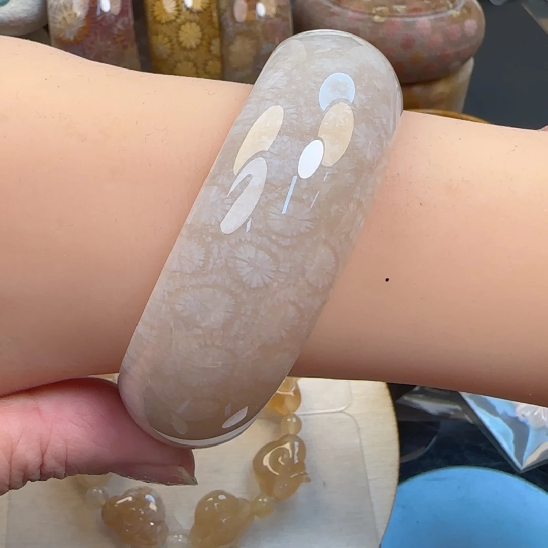 硅化珊瑚（珊瑚玉）未镶嵌手镯56-57圈