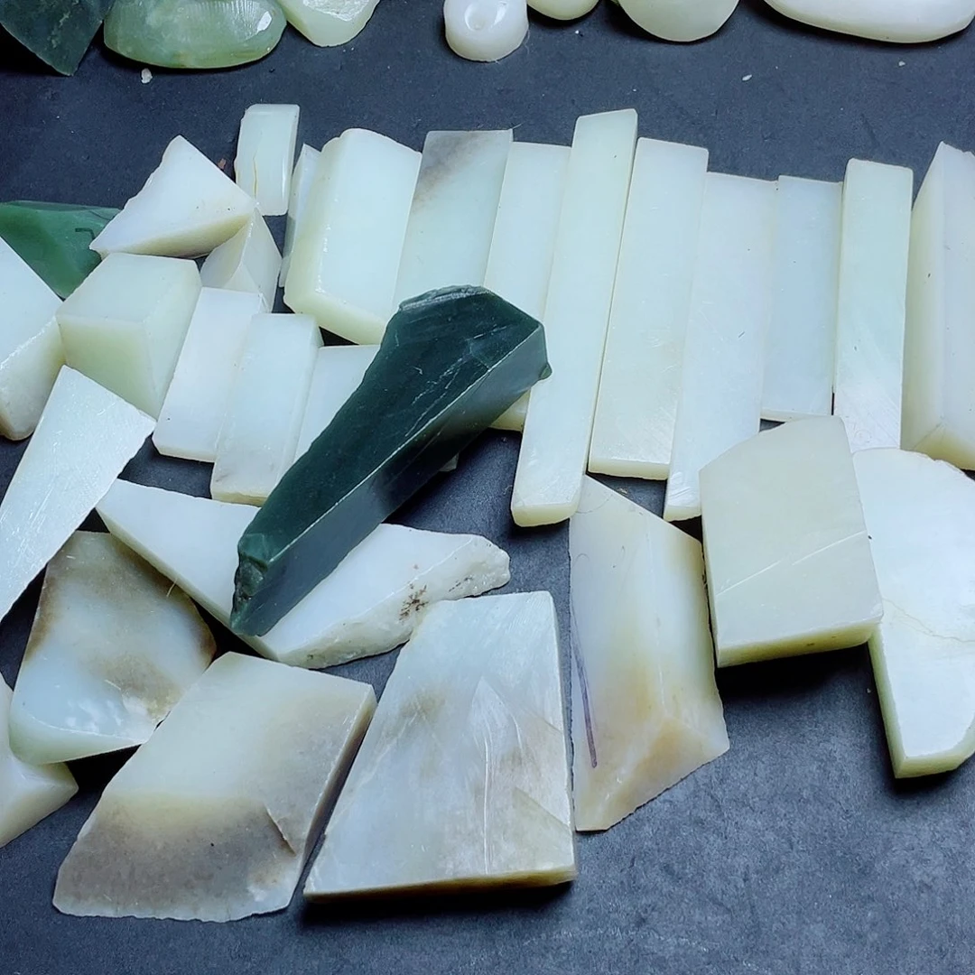 杰***@和田玉（糖玉）未镶嵌挂件