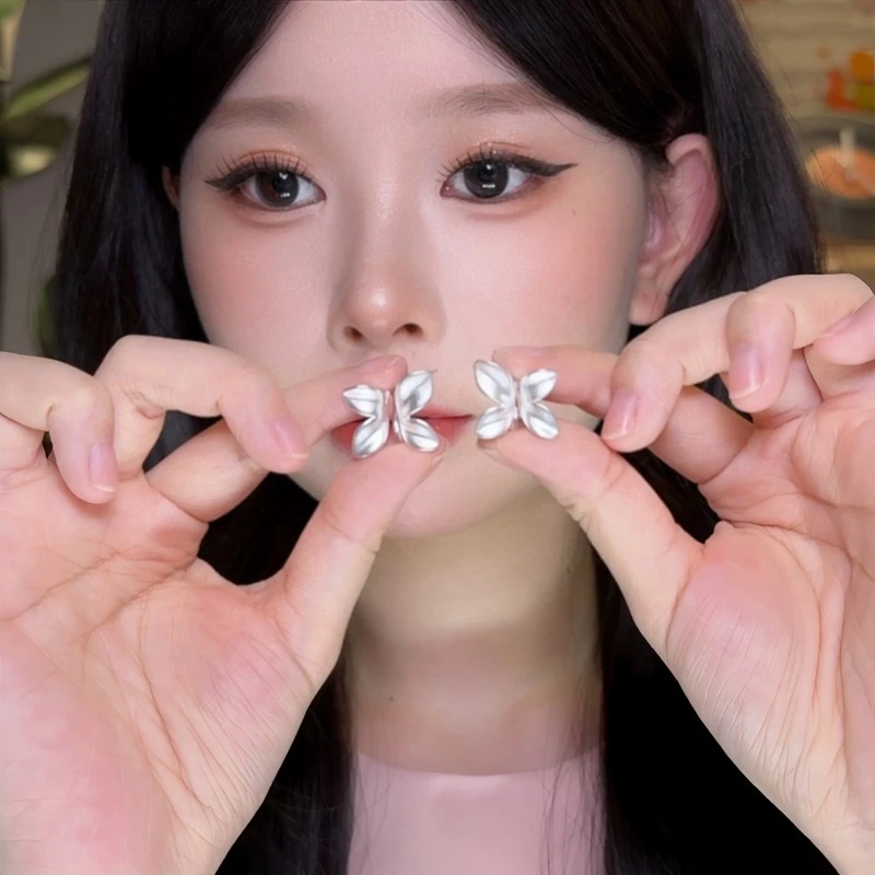 合金耳饰 立体拉丝蝴蝶耳环女高级感耳钉小众独特设计耳饰气质