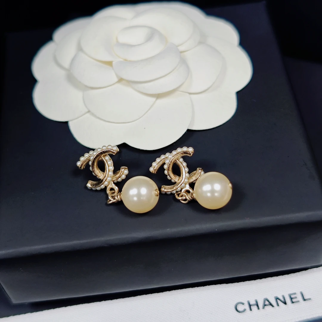 99新 Chanel/香奈儿 耳环气质时尚珠耳环金色经典