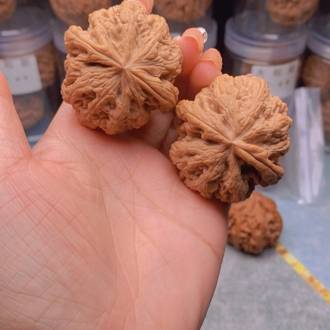 文***哥核桃文玩核桃手把件粗筋44